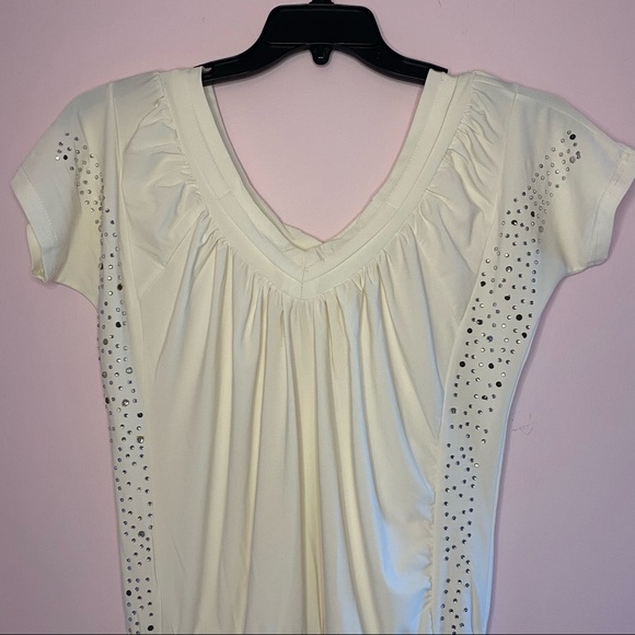 2/$10 ✨ Boyet Fajardo Off Shoulder Top - Picture 2 of 7